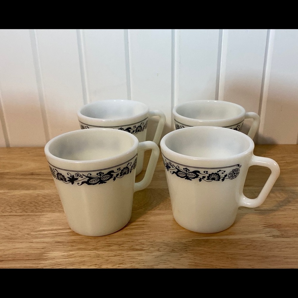 Pyrex, old town, 1410, Milk Glass Coffee Mug, set of 4